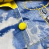 Jumper extra button detail